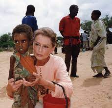 오드리헵번 유니세프 활동 사진