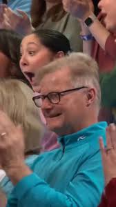 Best holiday giveaway EVER?! 🤩😱