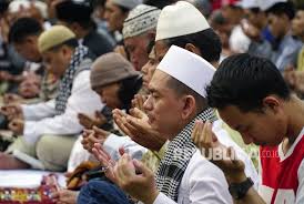 Doa pelunas hutang merupakan sebuah aplikasi islami yang berisi tentang doa mustajab agar cepat bayar hutang lunas lengkap arab, latin dan artinya. 5 Waktu Malam Yang Manjur Untuk Berdoa Menurut Imam Syafii Republika Online