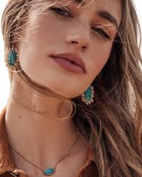 Yellow Rose BY KENDRA SCOTT Baroque Elisa Vintage Gold Pendant Necklace