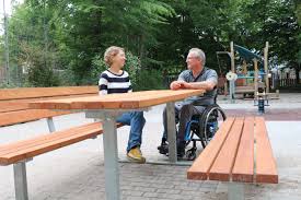 Finden sie für 49 unternehmen informationen zu öffnungszeiten, kontaktdaten & bewertungen. Heidelberg Barrierefrei Picknicken Stadt Stellt Rollstuhlgeeignete Tisch Bank Kombinationen Auf Metropolregion Rhein Neckar News Events