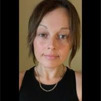 100+ perfiles de «Trina»