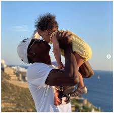 A tough season with ups and downs has ended! Yann Sommer Baby Wahrend Em Schweizer Nati Stars Zeigen Kinder