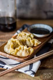 Traditionelle Chinesische Jiaozi Gefullte Teigtaschen Traditional Chinese Dumplings Ina Isst Teigtaschen Gefullte Teigtaschen Rezepte