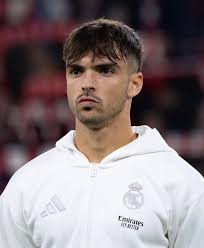 🚨 Raul Asencio is benched. Aurelien Tchouameni starts at CB.