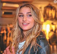 Sasha Meneghel se nega a participar de reality show ao lado do pai e da avó