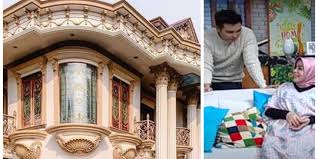 Selain itu ada tiang teras model bulat yang sering dijumpai pada rumah modern, karena model bulat memberi kesan mewah pada teras. Intip Rumah Mewah Muzdalifah Yang Ingin Dibeli Baim Wong Rp50 Miliar Merdeka Com