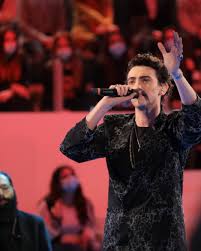 È stato deputato all'assemblea costituente e deputato alla camera nella i legislatura. Michele Bravi Dal Vivo Ad Amici Con Il Nuovo Singolo Mantieni Il Bacio Giornale Di Sicilia