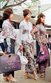 Pada zaman dahulu, ampu ini digunakan oleh para raja mandailing dan angkola. Viral Foto 3 Guru Wanita Berkebaya Songket Tahun 60 An Selepas Diselidiki Mereka Kini