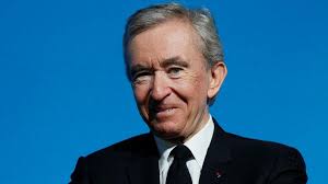 Arnault, françois hollande'ın fransa başkanı seçilmesinden sonra vergi oranlarında artışın gündeme gelmesi üzerine 2012 ağustosunda belçika. Bernard Arnault Luxus Konzern Investiert In Zwei Pariser Messen