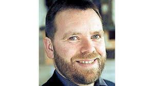 Cornwall-Freunde arbeiten am Bibliotheks-Aufbau