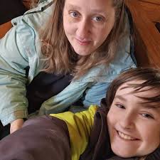 My husband is a tow truck driver so it's hard for him to sit down and eat.  He usually eats sandwiches while driving but he's getting tired of  sandwiches. What lunches can