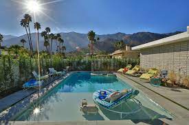 With wave pools on the way, the desert around palm springs could be socal's next surf spot. Palm Springs Modern Midcentury Pool Los Angeles By Woodson Rummerfield S House Of Design Houzz