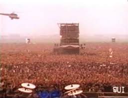 It's a clip of metallica performing enter sandman in moscow, russia, in 1991. Yo Tambien Hubiera Querido Estar En Metallica Live In Moscow 1991 Community Facebook
