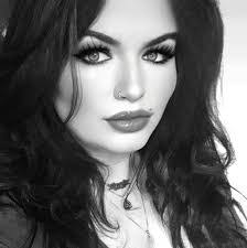 April Baum's Instagram, Twitter & Facebook