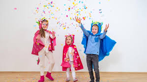 Für größere rosetten nehmt buntpapier im format a3. Fasching Im Kindergarten Tipps Infos Betzold Blog