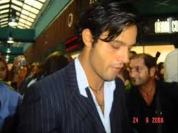 The two are particularly friends and for many of their fans the two are together. Gabriel Garko Lui Youtube