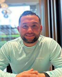 Reyes Osuna's Instagram, Twitter & Facebook