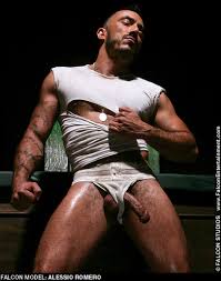 Jogador profissional de cs:go, 21 anos. Alessio Romero Tough And Rugged Gay Porn Performer
