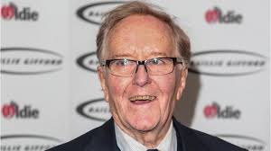 Actor Robert Hardy dies at 91