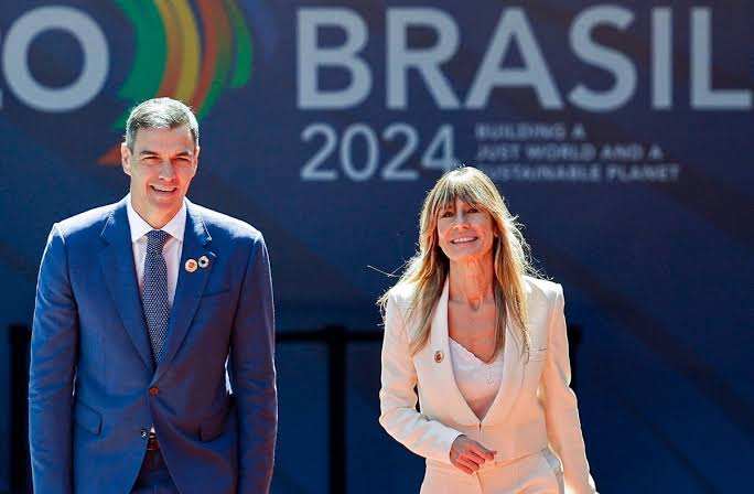 Phu nhân Thủ tướng Tây Ban Nha Pedro Sanchez bị cấm rời khỏi đất nước