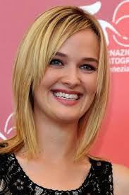 Carla Gil's Instagram, Twitter & Facebook