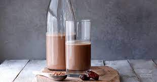 Skip The Nesquik Drink This 3 Ingredient Chocolate Milk Instead Has More Antioxidants Than Blueberries Recipe Chocolate Milk Milk Chocolate Recipes Smoothie Drinks