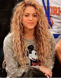 Pin By Mariana Riveron On Hair In 2021 Shakira Hair Lorde Hair Long Hair Perm