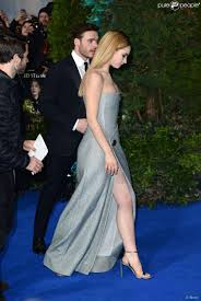 11 filme mit lily james jetzt zum streamen verfügbar. Lily James L Avant Premi Egrave Re Du Film Cendrillon Agrave Leicester Square Agrave Londres Le 19 Mars Lily James Robe Princesse Disney Cendrillon Film