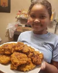 My 16-year-old daughter Fried this chicken, y'all help me make her day with  compliments ...Be kind 🥰😍 Full recipe :  https://bestquickrecipes.com/?s=Fried+this+chicken --------- There are a  lot of members who exchange their recipes