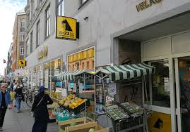 Mørkøv leading out on tour stage 10. Netto Abner Ny Butik I Morkov Retailnews