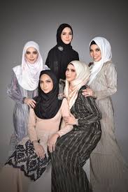 Rozita che wan offers a wide range of dresses for women. Ramai Anggap Che Ta Anak Sulung Rupanya Ini Kakak Sulung Adik Beradik Glamor Itu Nona