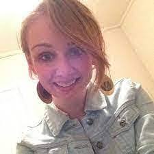 Amanda Lamp's Instagram, Twitter & Facebook