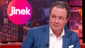 Sven kockelmann presenteert elke werkdag het interviewprogramma '1 op 1' op npo radio 1 waarin hij een half uur een gast het vuur aan de schenen legt. Sven Kockelmann Gaat Aan De Slag Als Presentator Van Op1
