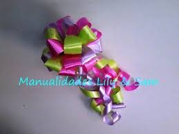 Como Hacer Un Mono Como Hacer Un Mono Pom Pom Mono Para Regalo How To Make A Bow For Gif Monos Para Regalo Actividades De Reciclaje Para Ninos Cinta De Regalo