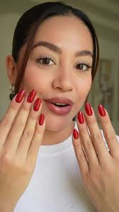 Unas Pintadas Con Las Puntas Rojas