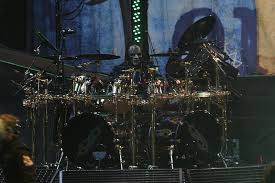 We're told no foul joey jordison, one of the founding members of the heavy metal band slipknot, has died. Izjem1tpref6jm