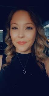 Caitlin Harris's Instagram, Twitter & Facebook