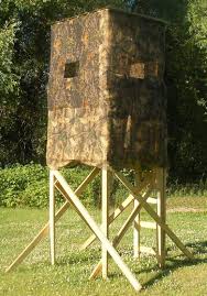 This plan has you put together a deer stand that reaches 15 feet along a tree, with both a platform at the top and one at just 6 feet off the ground. Free Portable Homemade Box Deer Hunting Blind Building Plans