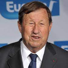 (1979), la dream team (2016) and les. Guy Roux Tot 2021 Auxerre Trainer Legende Opfer Eines Infamen Geruchts Mediamass