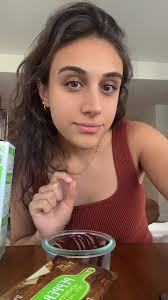 Amanda Feeds A Bagel