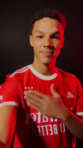 😍 O novo Manto Sagrado! #Benfica @adidas #Ristic #AlexanderBah