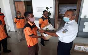 Gaji porter bandara di solo / gaji porter bandara di solo ~ gaji staff penerbangan bandara diklat bandara pspp penerbangan. Program Tanggung Jawab Sosial Pt Kai Beri Santunan Kepada Porter