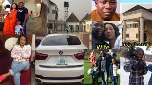 Sunday igboho who was desperate to see the traditional ruler had to jump over the fence together with few of in the live broadcast shared by his spokesman on facebook, sunday igboho left the palace. Watch Sunday Igboho S Wives Children And Multi Million Naira Estate In Ibadan Youtube