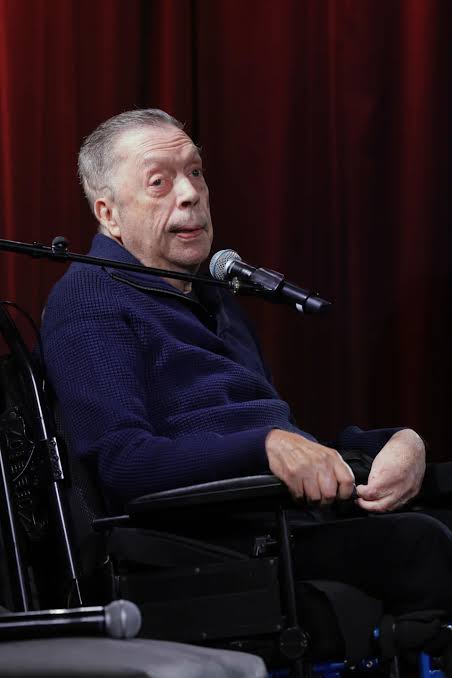 Tim Curry during his CBS interview, do AI tạo