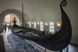 Το βόρειο σέλας, τα φιόρδ, τα απόκρημνα βουνά, το αρκτικό αρχιπέλαγος… η νορβηγία προσφέρει αληθινά συναρπαστικές στιγμές και ένα ταξίδι που θα είναι η πιο αγαπημένη σας εμπειρία! Bre8hke Ploio Bikingk 8ammeno Se Agrokthma Sth Norbhgia Vid Sportime Gr