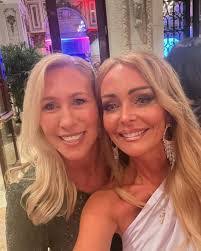 Kimberly Glaser's Instagram, Twitter & Facebook