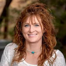 Lily Hanks's Instagram, Twitter & Facebook