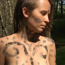 Kayla Coons's Instagram, Twitter & Facebook