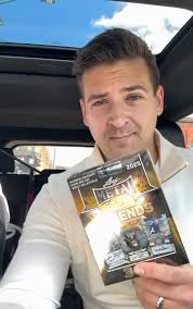 Leaf Metal Hockey box break